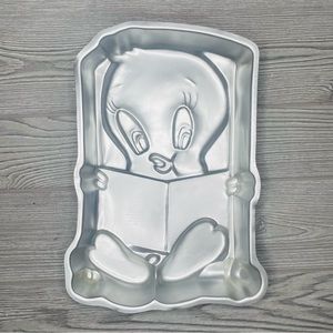 Wilton Tweety Bird and Book Cake Pan Mold 502-7687, 1978 Retired Collectible